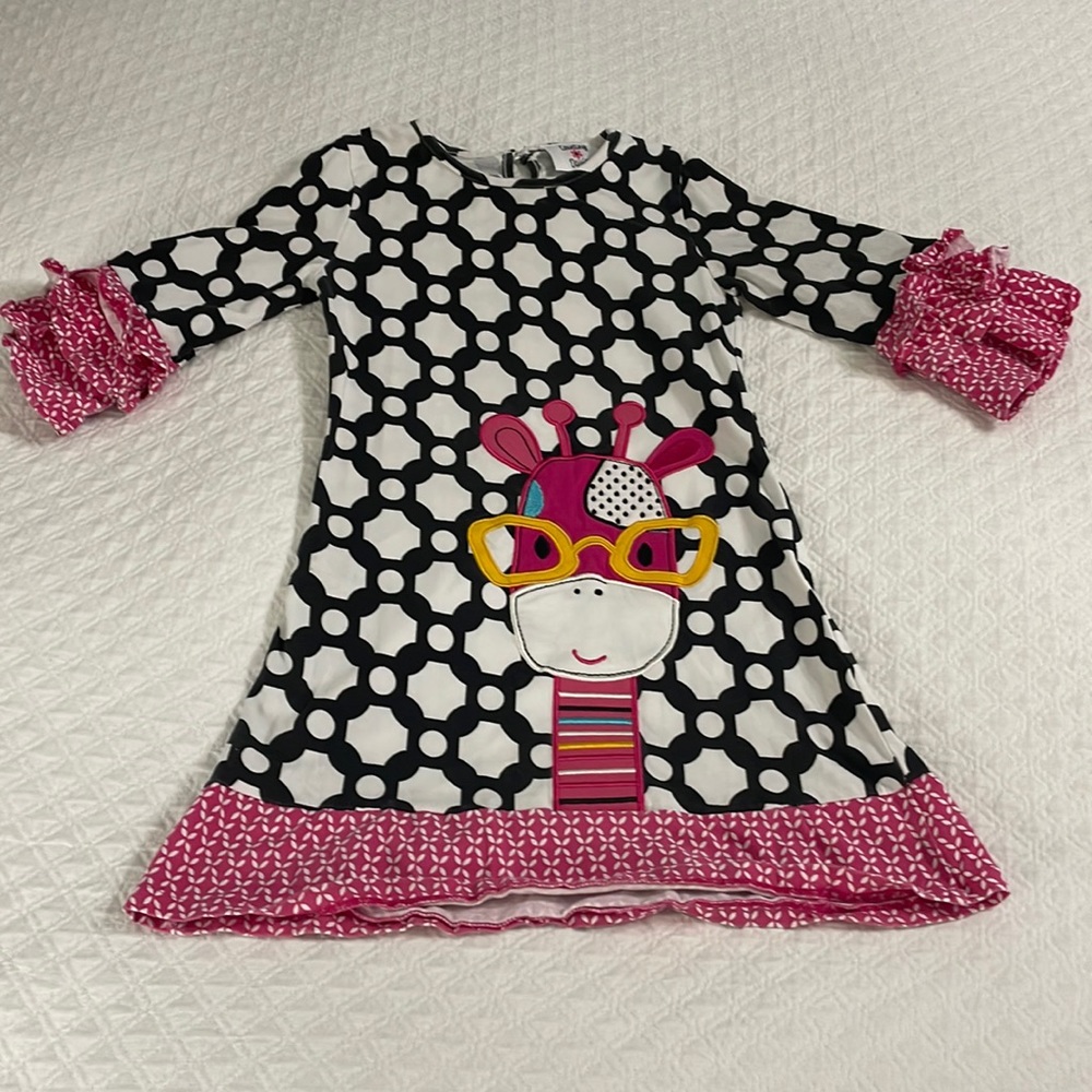 Girls boutique counting daisies soft knit appliqué glasses giraffe ruffle dress